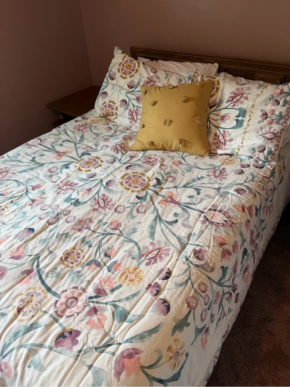 Floral Print Cotton Quilt Set in Cream and Pink with Accent Pillow